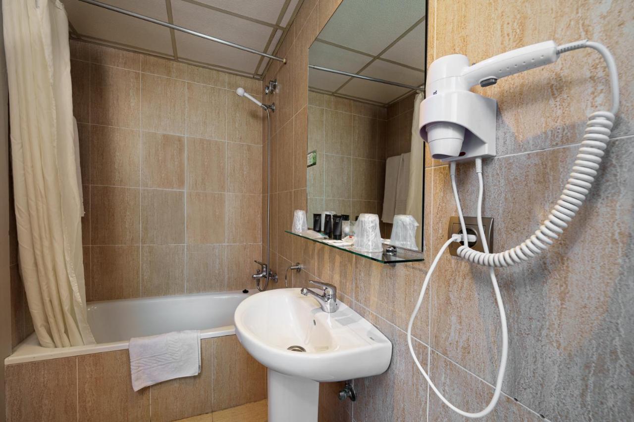 Hotel Regio Torrelavega Dış mekan fotoğraf