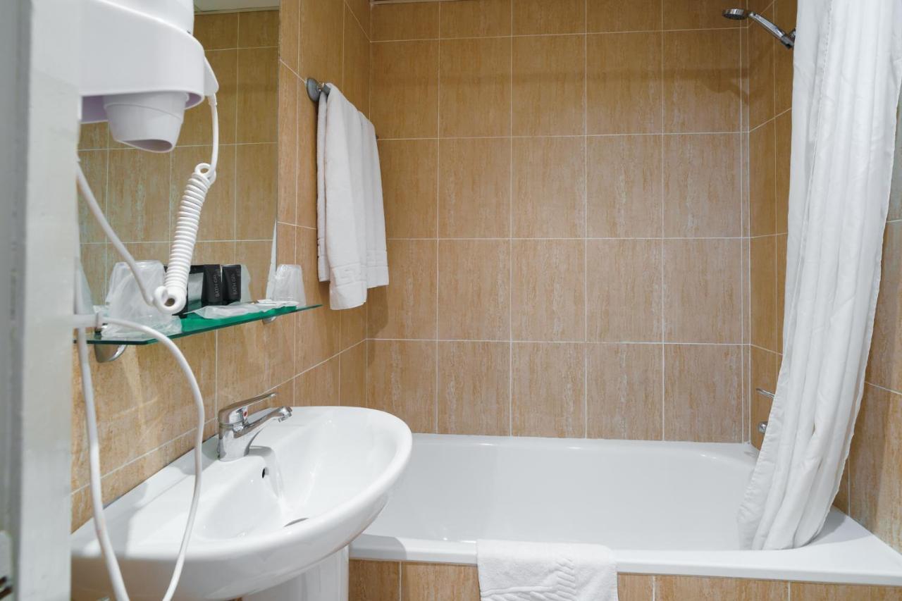 Hotel Regio Torrelavega Dış mekan fotoğraf
